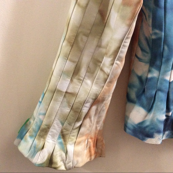 đź’•Amazing and unique leather tie dye jacketđź’• - Picture 5 of 16